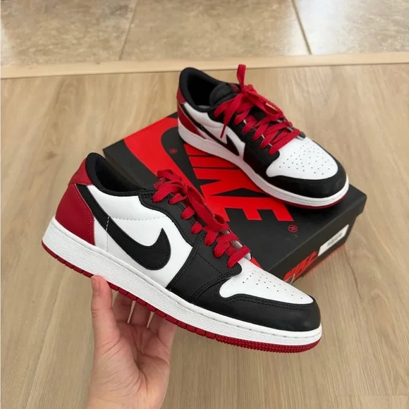Nike Air Jordan 1 Retro Low OG "Black Toe" Size 7Y - Picture 1 of 10